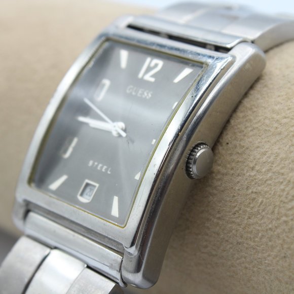 VINTAGE GUESS SQUARE FACE STAINLESS STEEL WATER RESISTANT CLASSIC WATCH G85670G - Picture 3 of 7